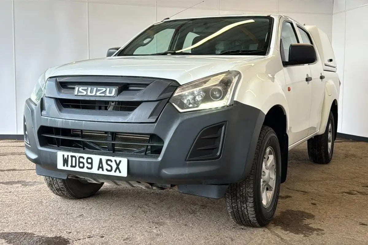 2019-isuzu-d-max-19td-utility-4x4-double-pickup-big-2