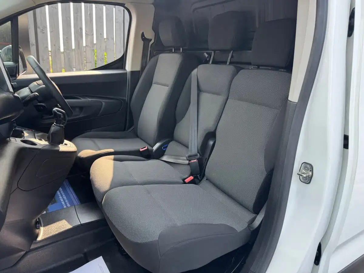2021-citroen-berlingo-15bluehdi-650-enterprise-ss-big-16