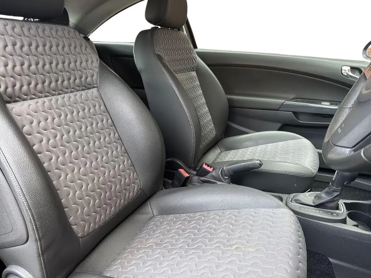 2012-vauxhall-corsa-14-se-3d-auto-big-13