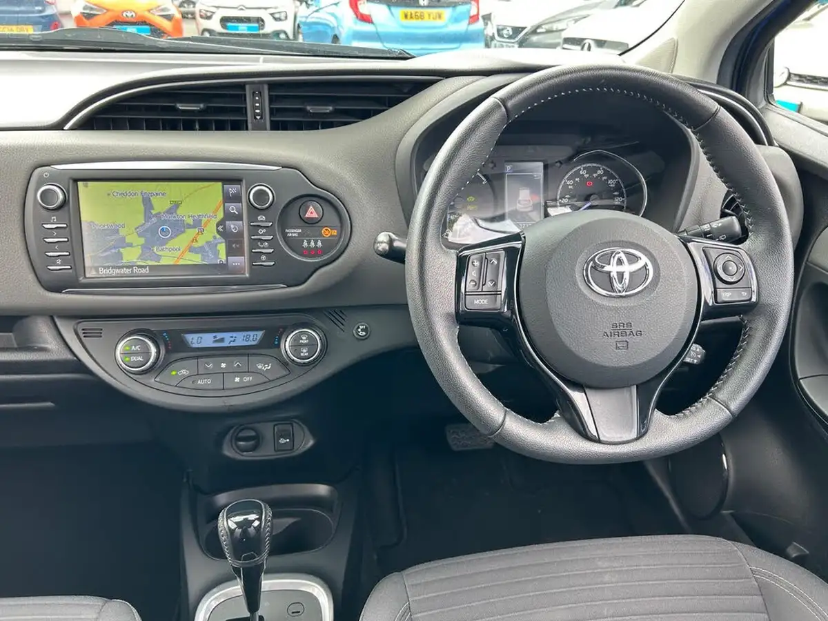 2019-toyota-yaris-15-vvt-i-icon-tech-98bhp-hybrid-1497cc-e-cvt-big-9