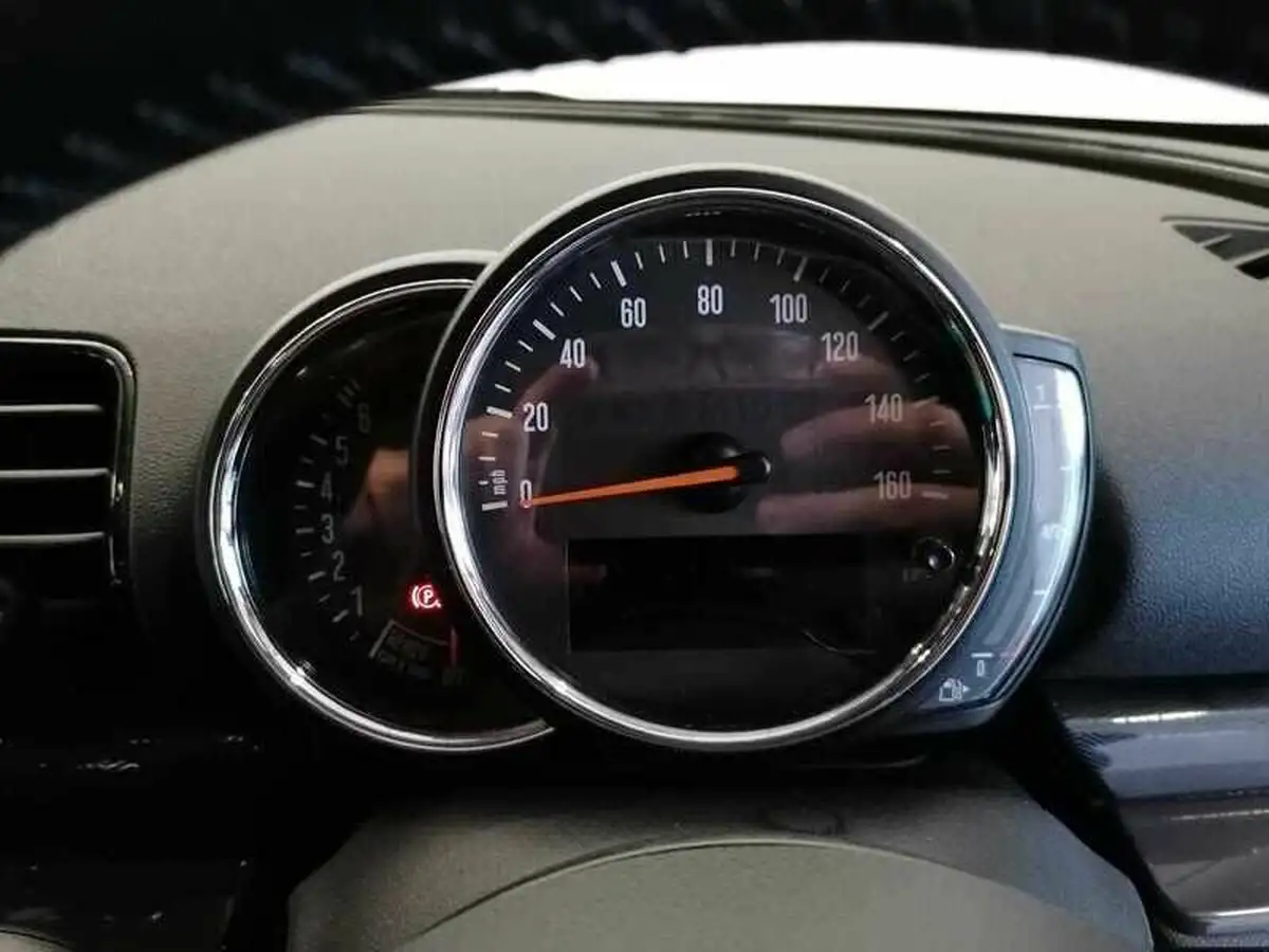 2018-mini-clubman-15-cooper-big-28