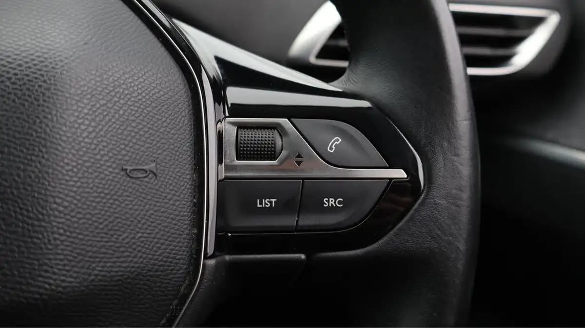 2021-peugeot-5008-suv-12-puretech-allure-premium-big-28