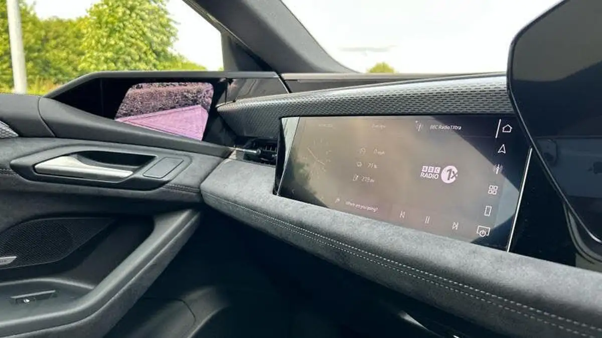 2025-audi-a6-e-tron-e-launch-edition-big-24