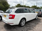 2018-skoda-octavia-16tdi-se-l-scr-estate-small-2