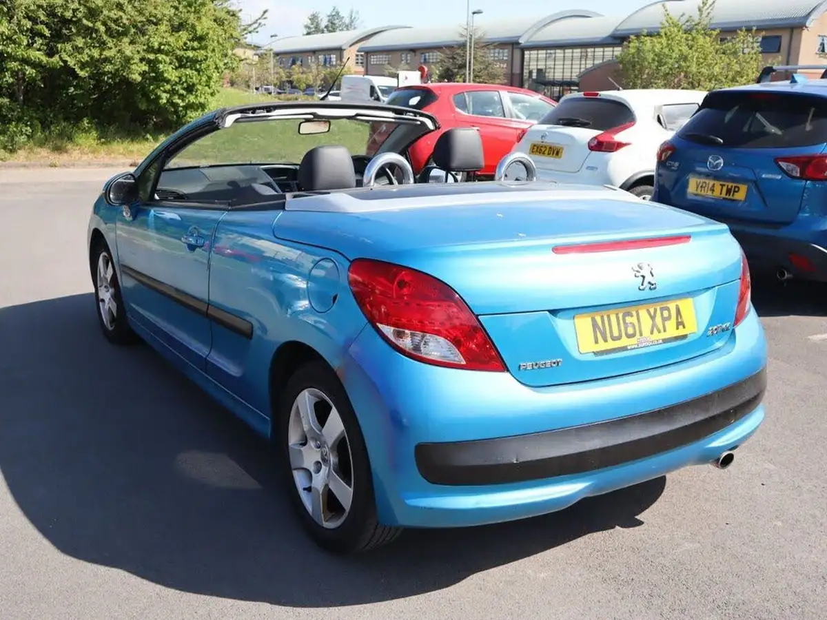 2011-peugeot-207-cc-16-sport-vti-big-3
