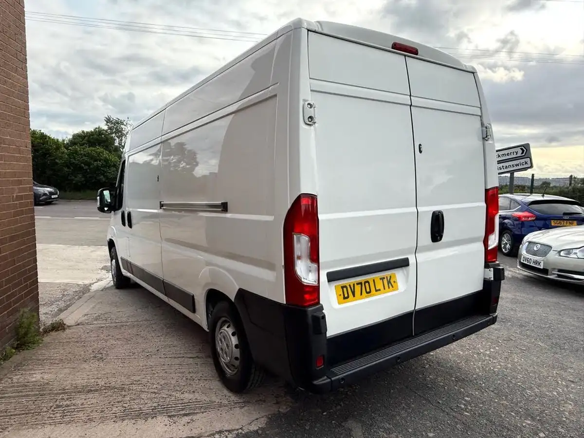 2020-citroen-relay-22bluehdi-35-l3h2-enterprise-panel-big-4