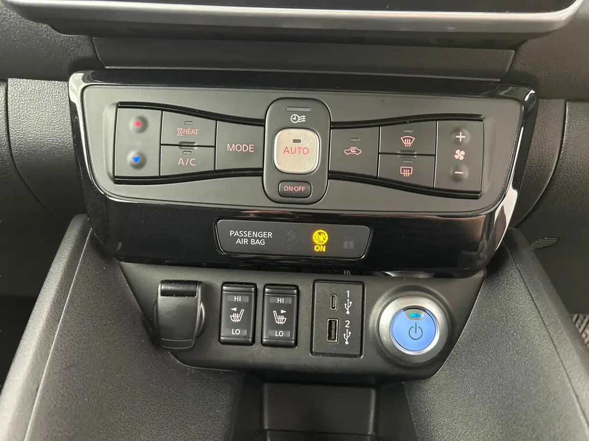 2021-nissan-leaf-e-10-40kwh-big-17