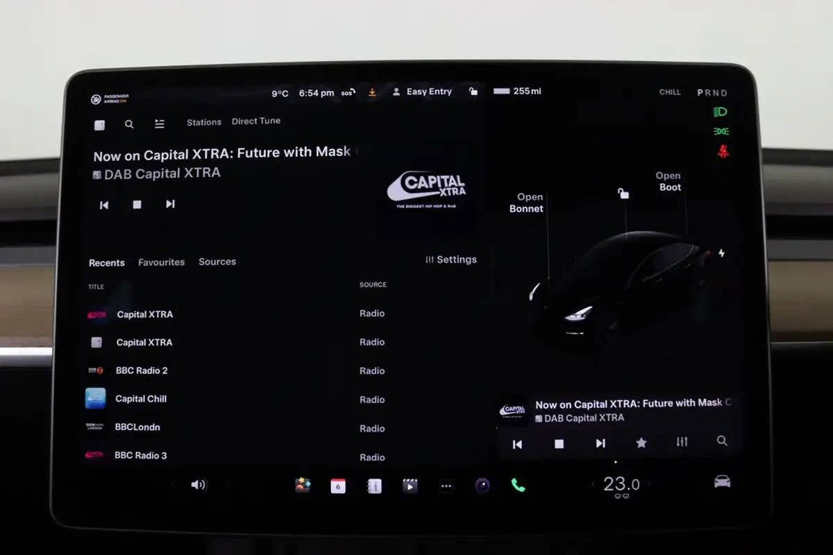 2022-tesla-model-3-e-rwd-big-49