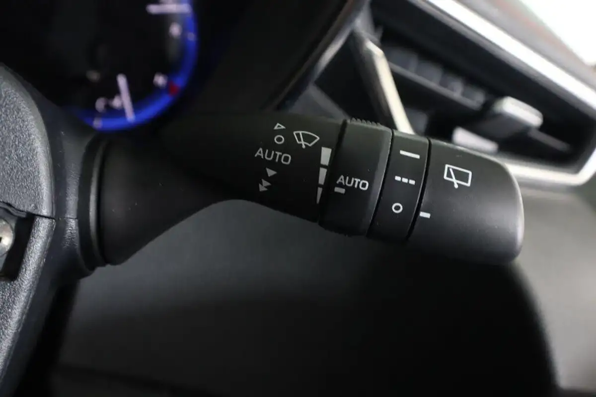 2021-toyota-corolla-18-vvt-i-excel-trk-touring-sports-big-18