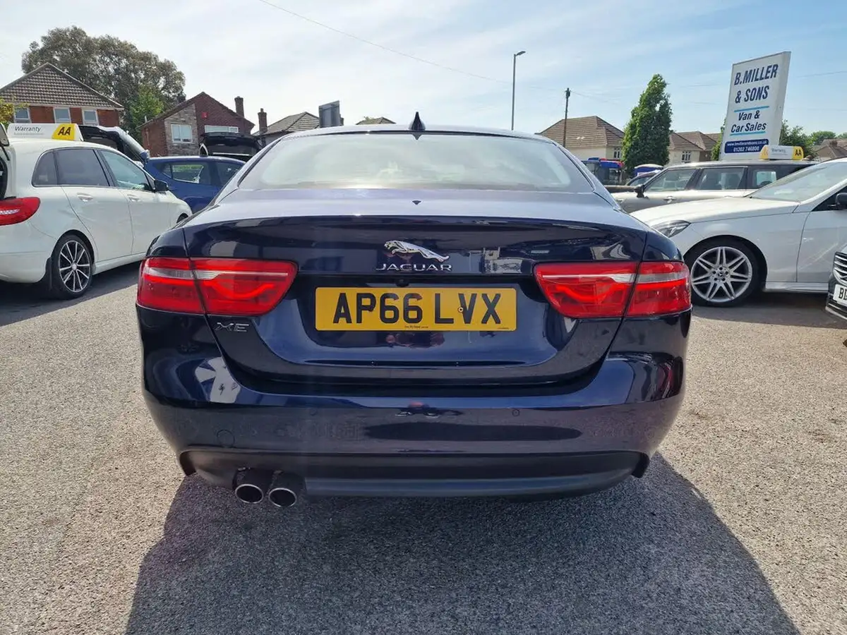 2017-jaguar-xe-20d-prestige-180ps-1999cc-auto-big-4