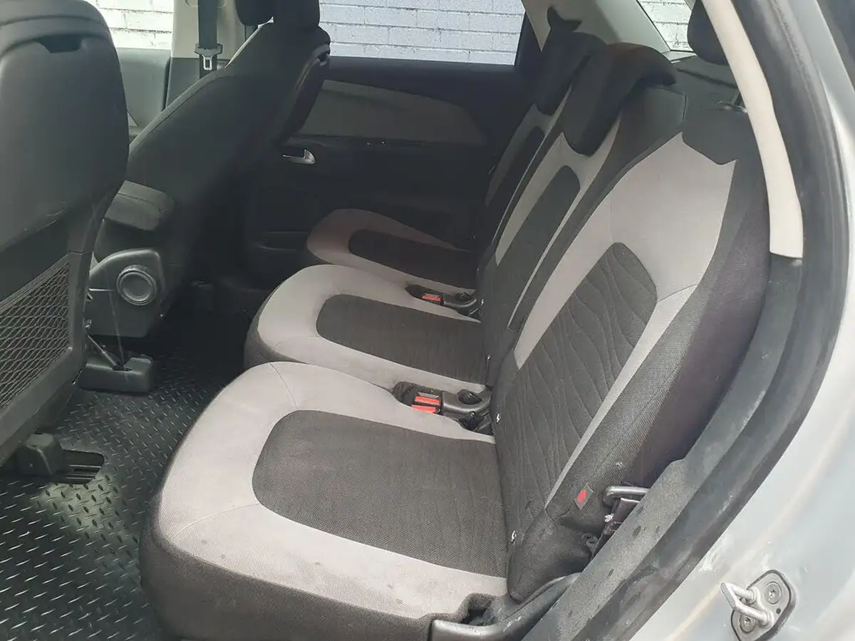 2016-citroen-c4-picasso-16bluehdi-vtr-120ps-eat6-big-16