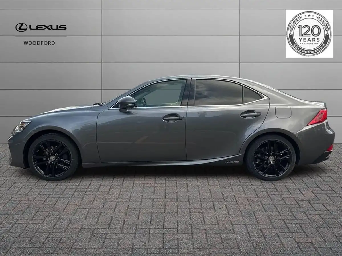 2017-lexus-is-300h-25-advance-big-5