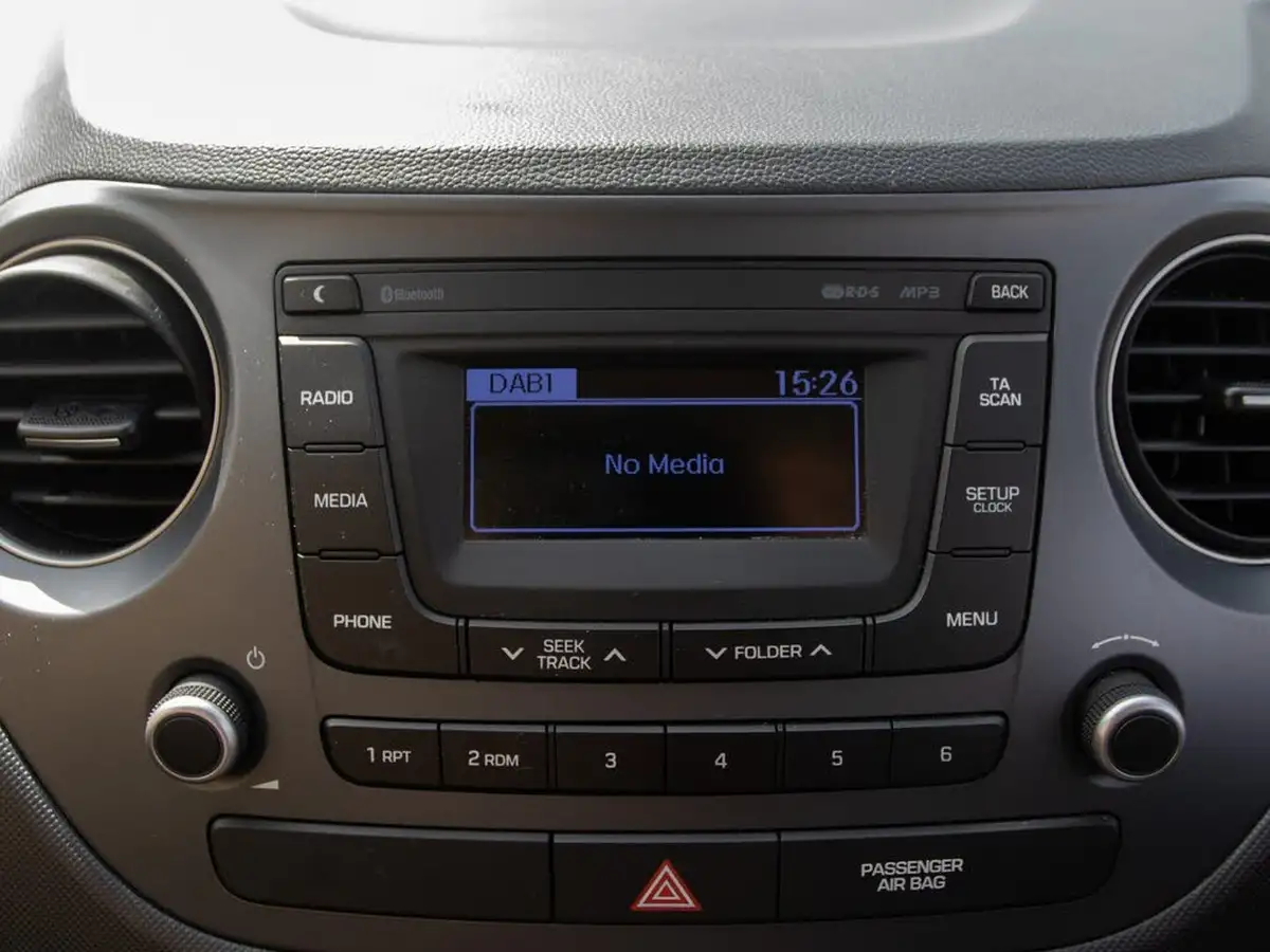 2017-hyundai-i10-10-se-big-22