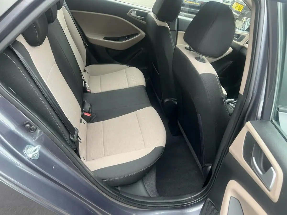 2015-hyundai-i20-12-se-hatchback-5d-big-3