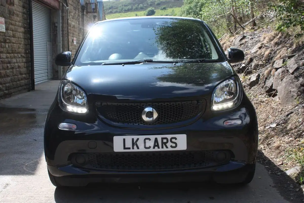 2016-smart-fortwo-09-edition-black-big-2