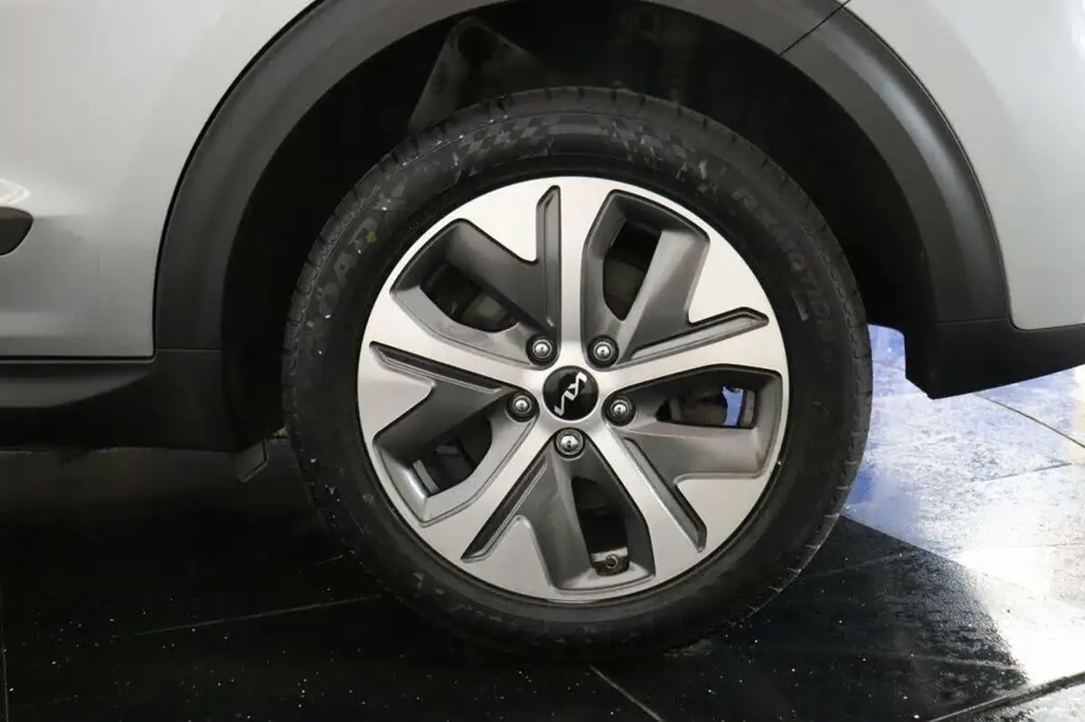2021-kia-e-niro-ev-3-big-42