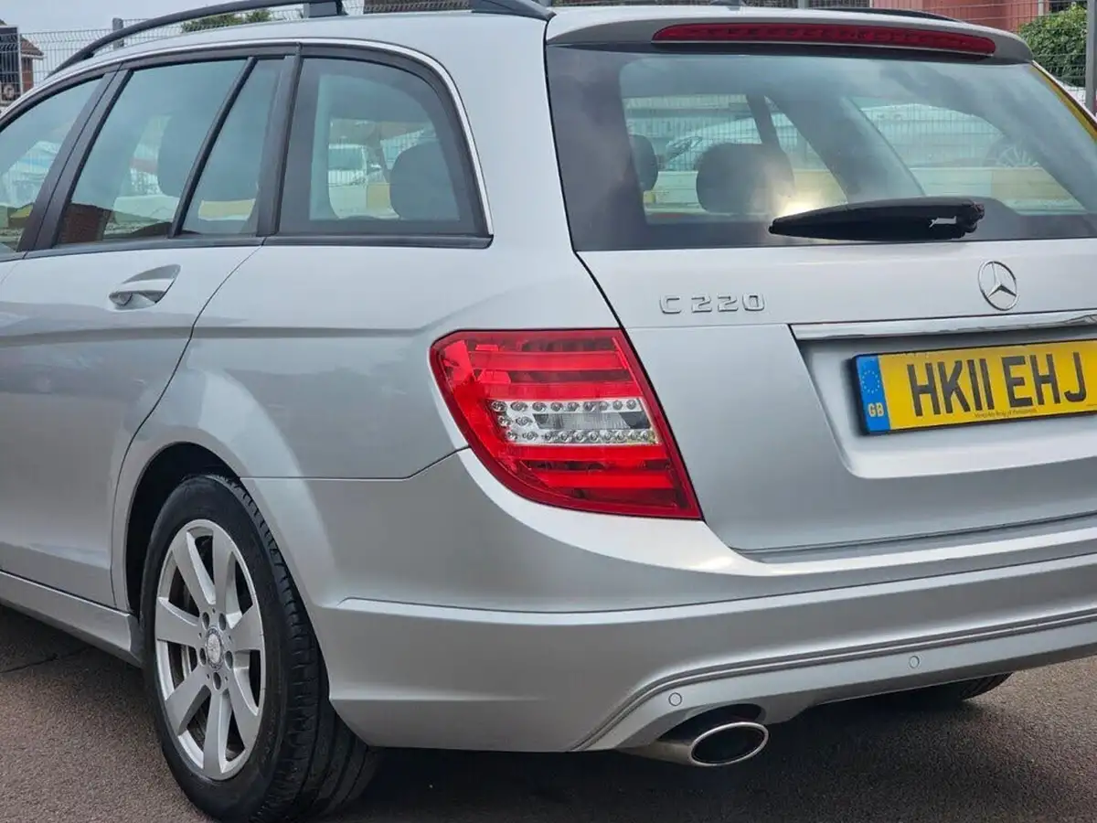 2011-mercedes-benz-c-class-21td-c220-cdi-se-21cdi-blue-f-estate-5d-2143cc-7g-tronic-big-33