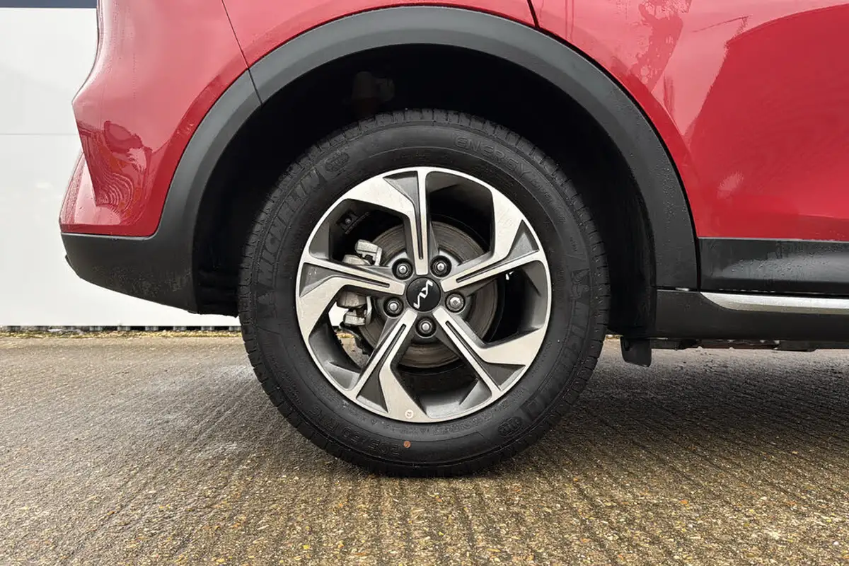 2024-kia-xceed-15-t-gdi-2-138bhp-big-7