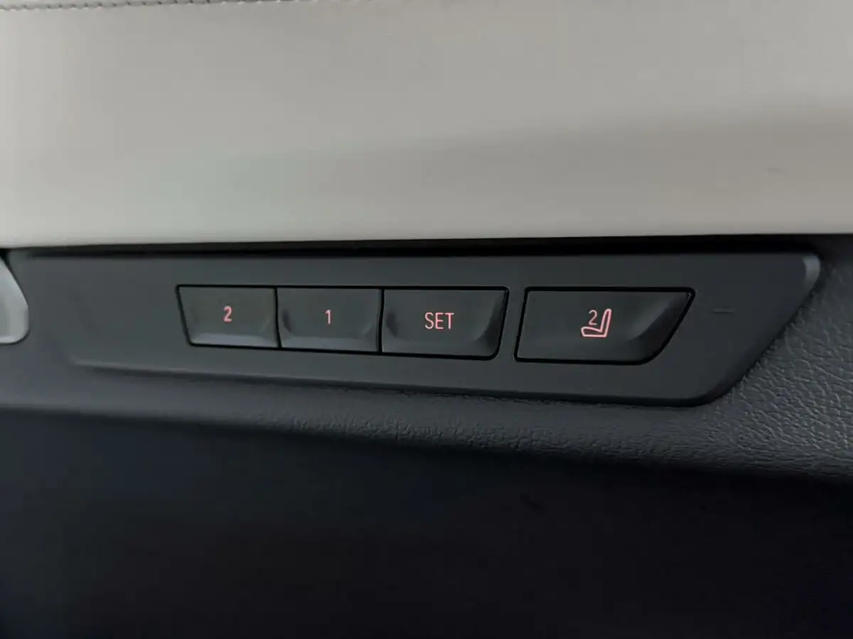 2021-bmw-7-series-30-745e-m-sport-big-21