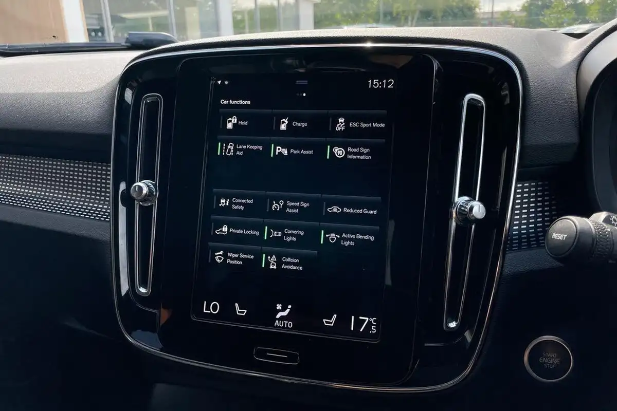 2021-volvo-xc40-15-t5-r-design-pro-258bhp-big-39