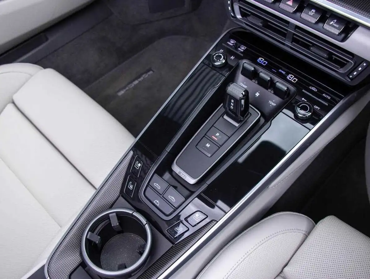 2023-porsche-911-38-turbo-s-awd-turbo-cabriolet-big-10