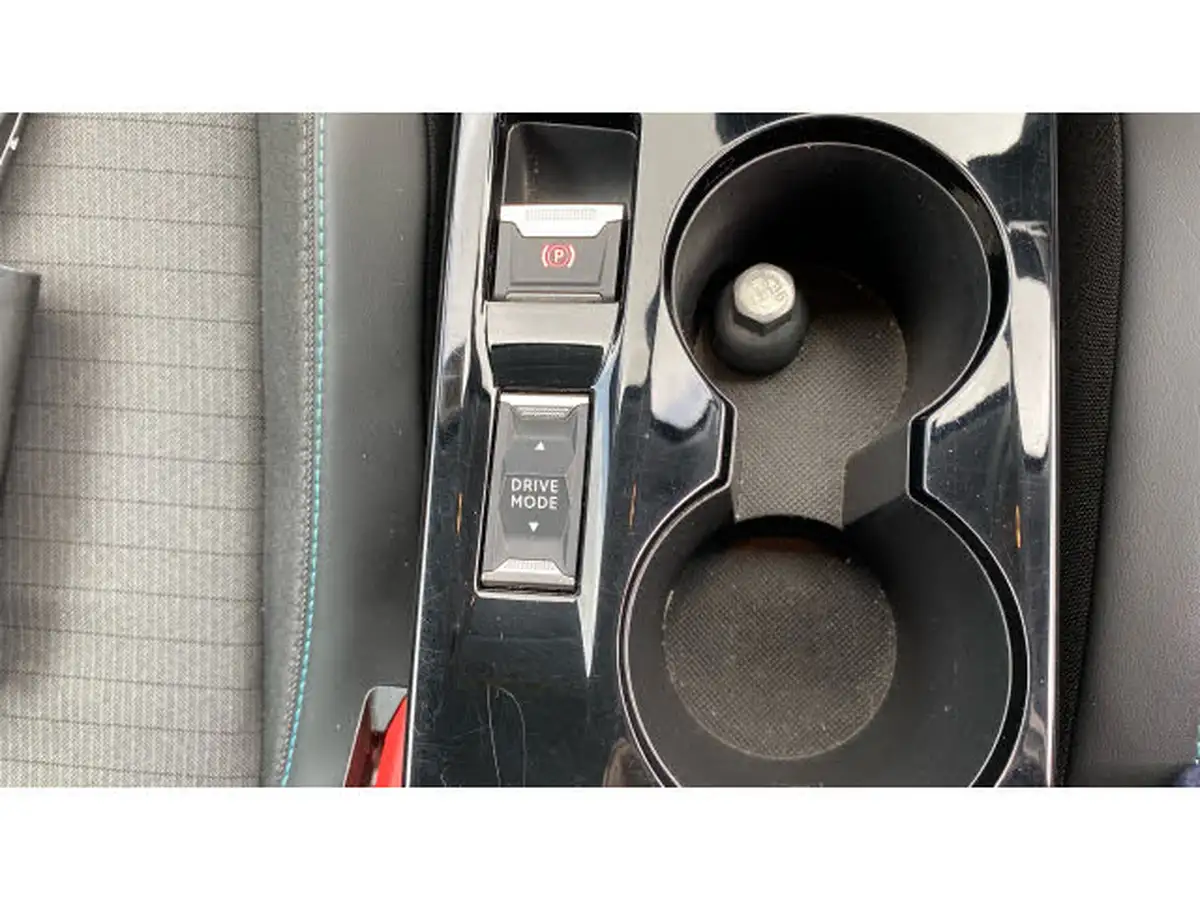 2022-peugeot-208-12-puretech-allure-premium-100bhp-big-35