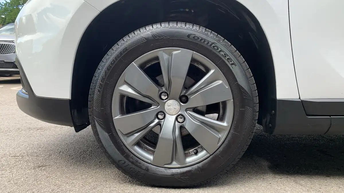 2017-peugeot-2008-suv-12-puretech-active-82bhp-big-16