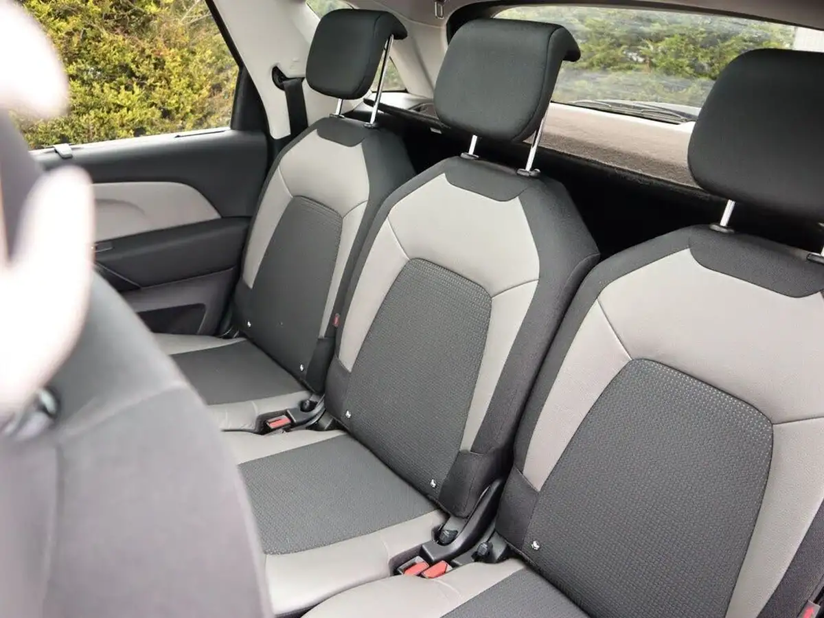 2019-citroen-c4-spacetourer-15bluehdi-flair-big-23