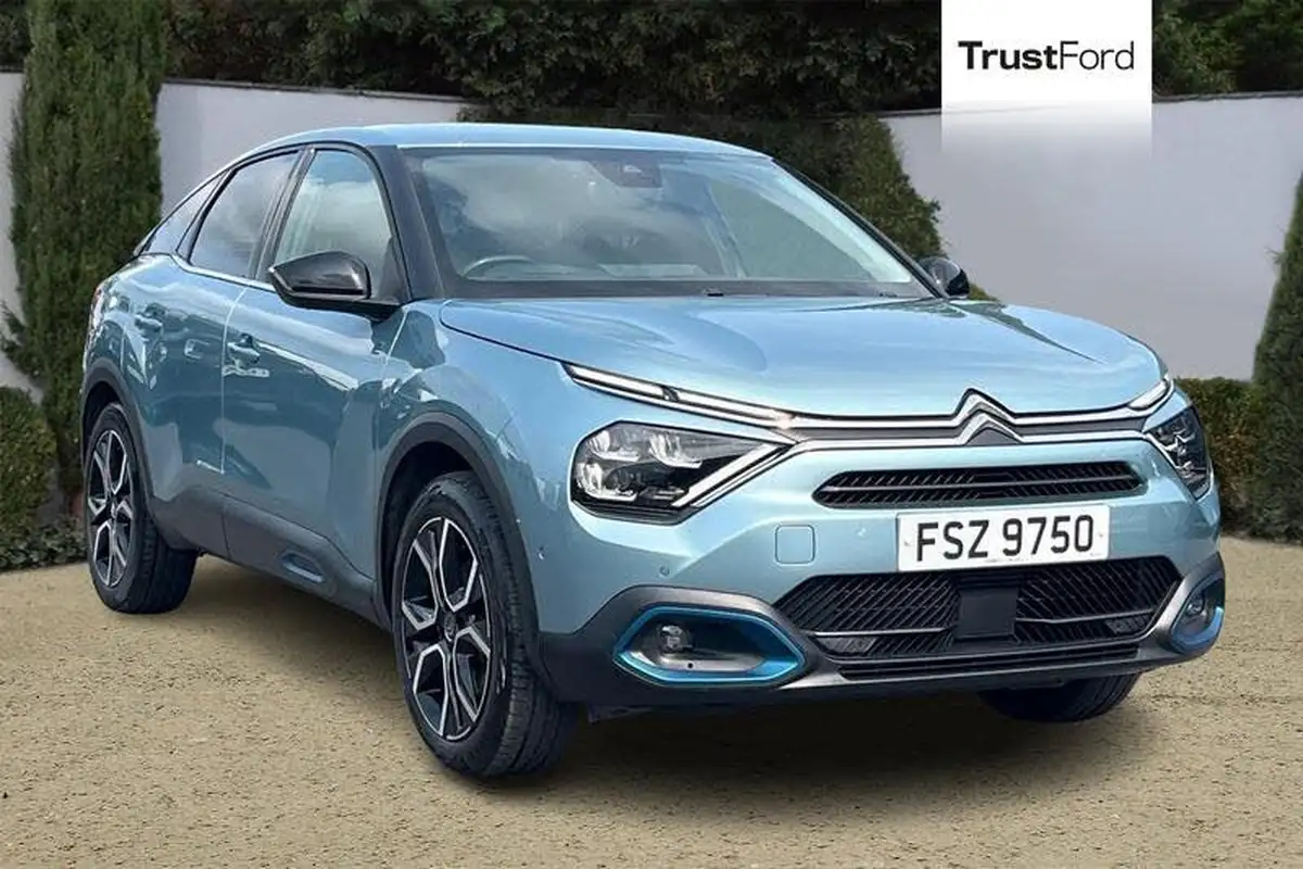 2022-citroen-c4-e-shine-plus-big-0