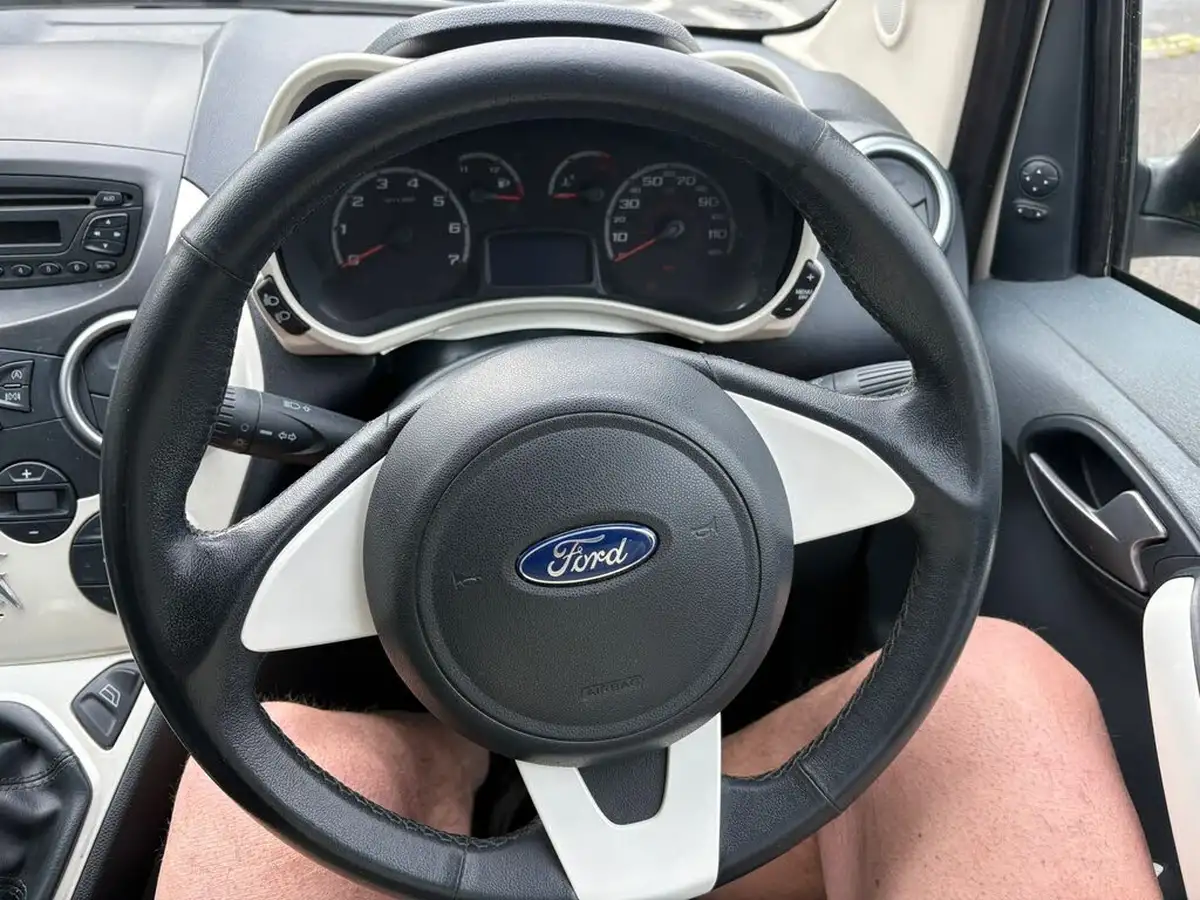 2013-ford-ka-12-titanium-big-18