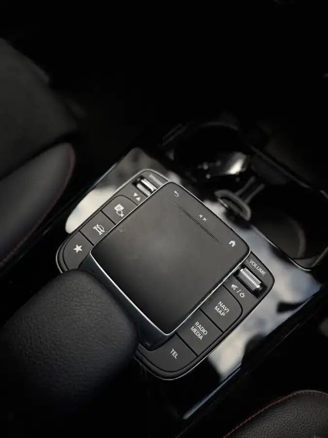 2020-mercedes-benz-a-class-13-a200-amg-line-executive-saloon-4d-7g-dct-big-38