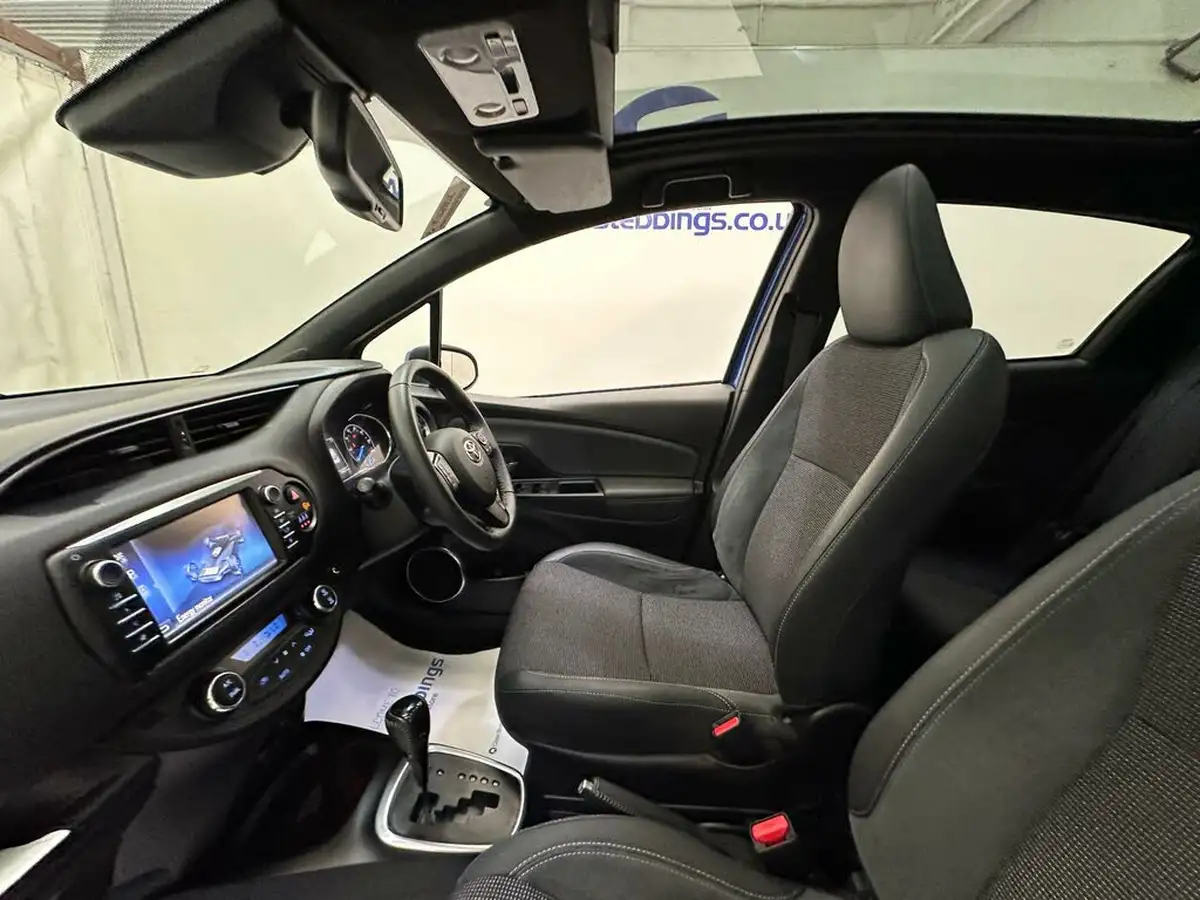 2018-toyota-yaris-15-vvt-i-excel-hybrid-big-26