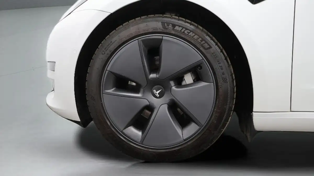 2021-tesla-model-3-e-long-range-4x4-big-18