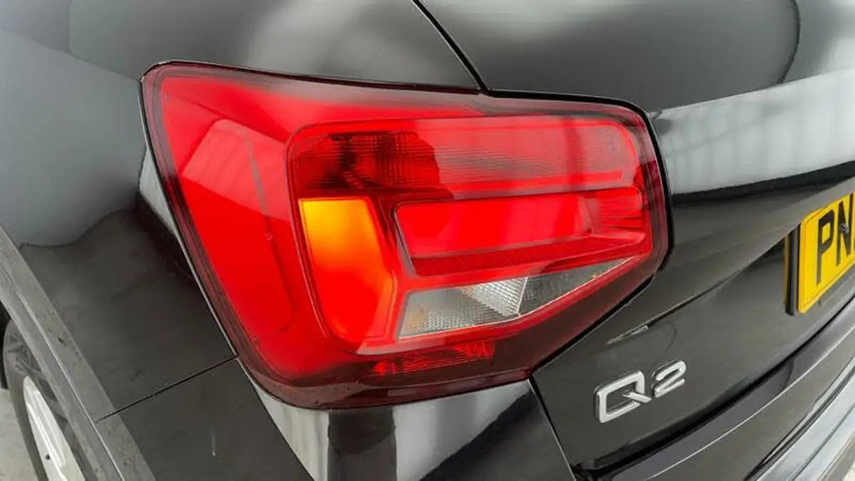2022-audi-q2-10-30-tfsi-sport-big-29