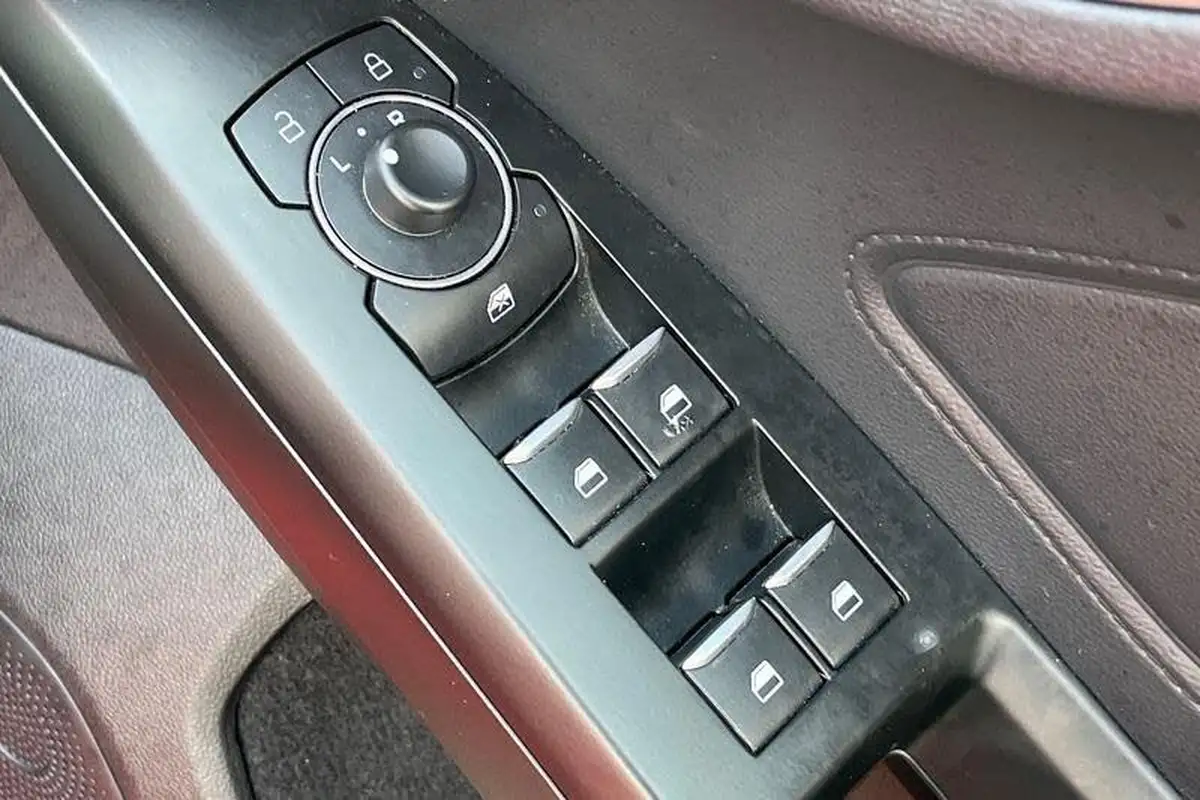 2022-ford-focus-10t-trend-hybrid-mhev-hatchback-powershift-big-15