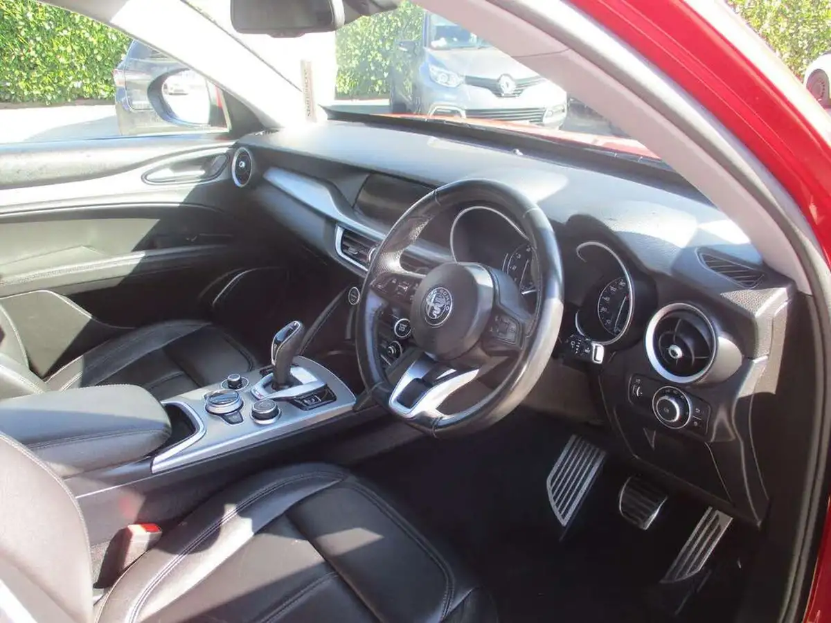2022-alfa-romeo-stelvio-20-sprint-197bhp-big-10