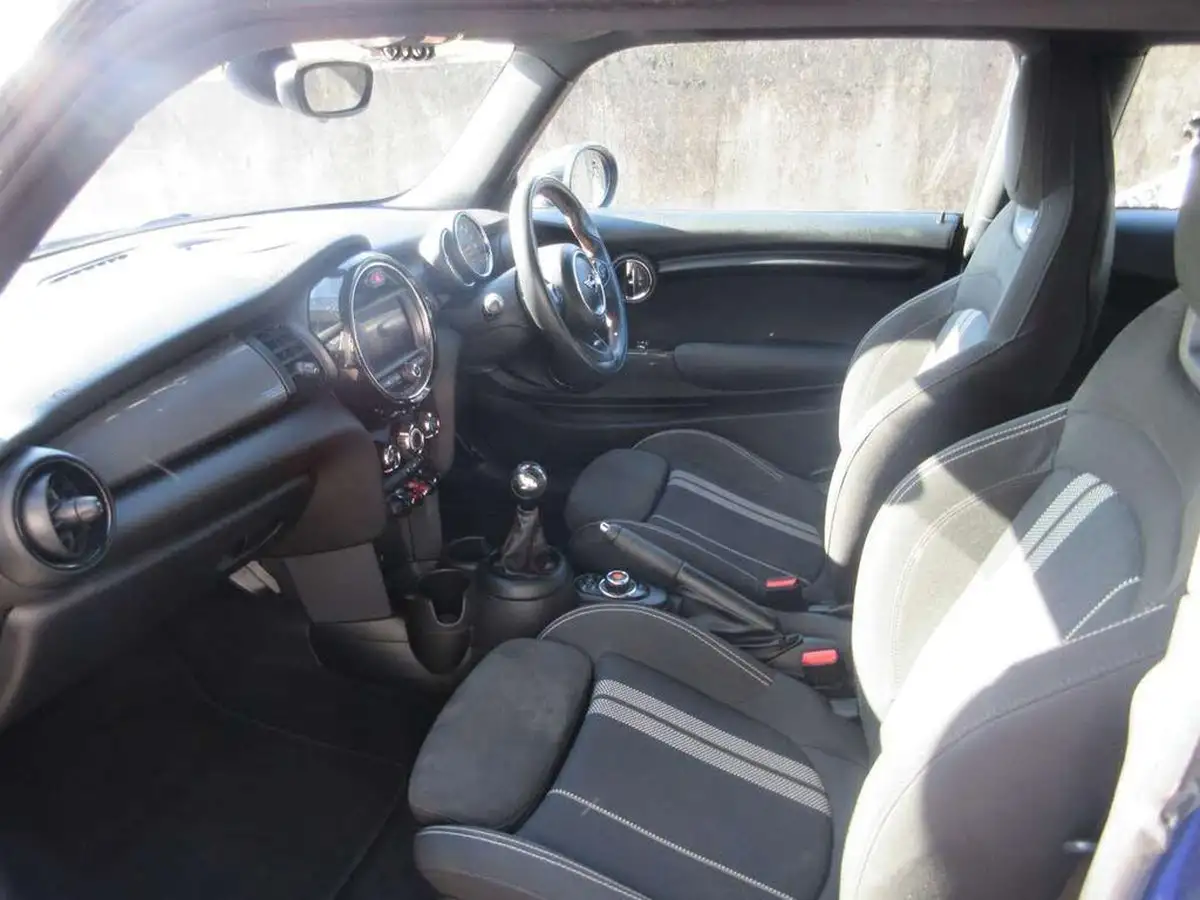 2019-mini-cooper-15-cooper-sport-hatchback-3d-big-10