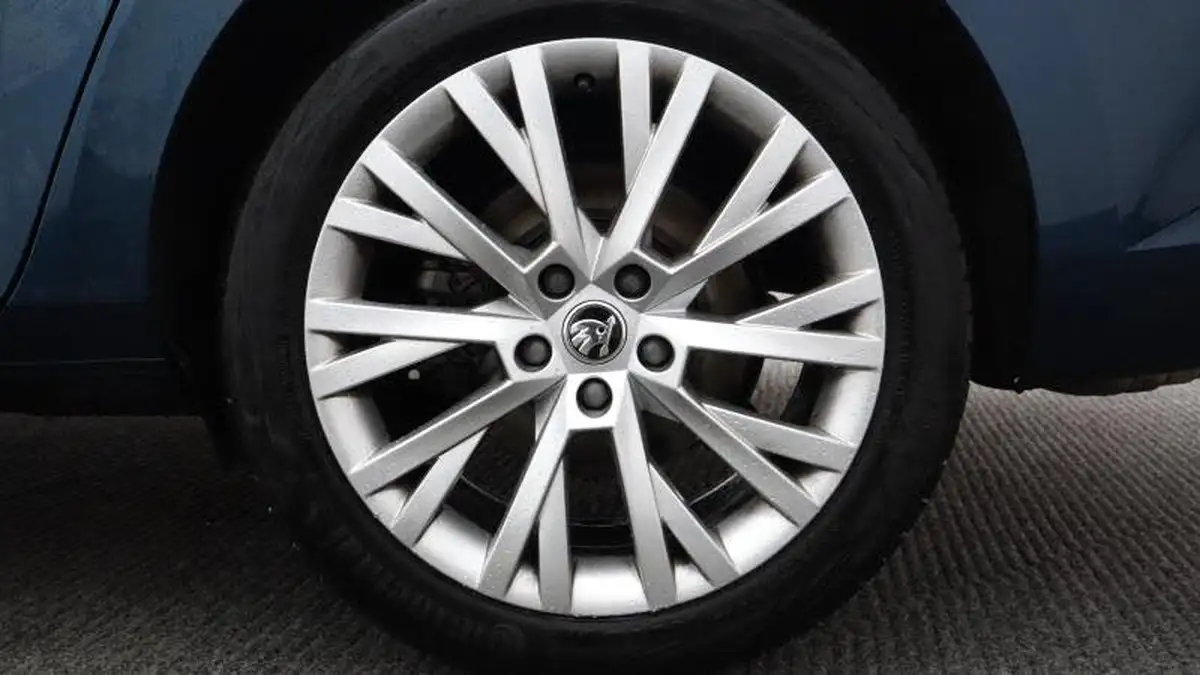 2023-skoda-superb-20-tsi-se-l-estate-big-8