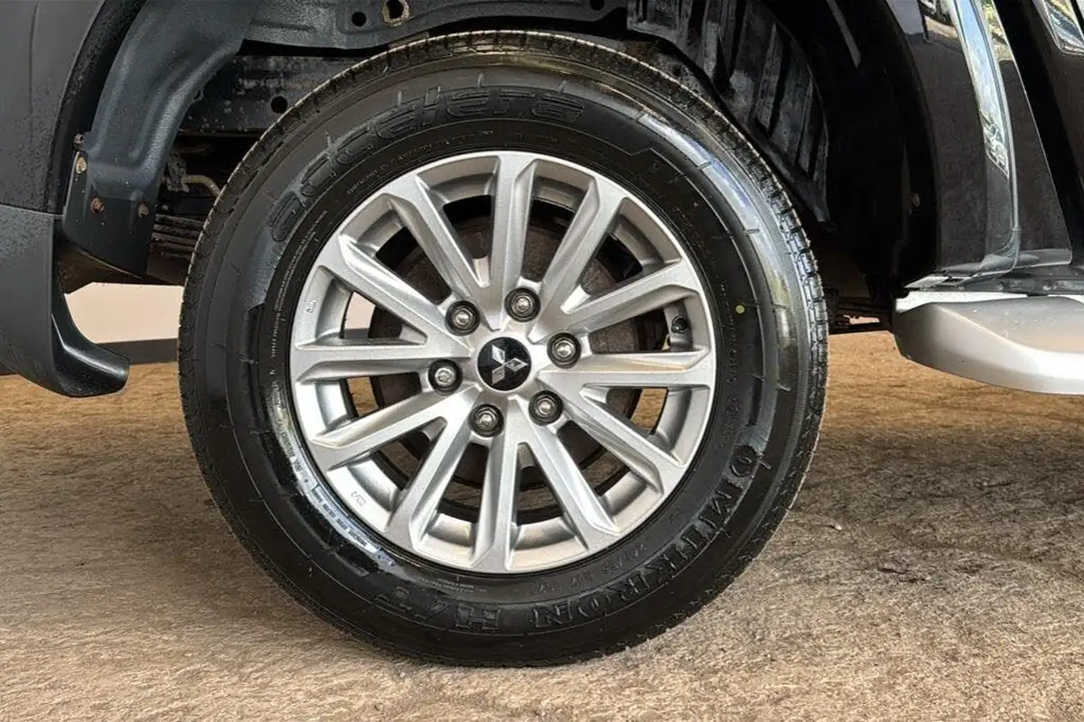 2019-mitsubishi-l200-24di-d-barbarian-eu6-big-38