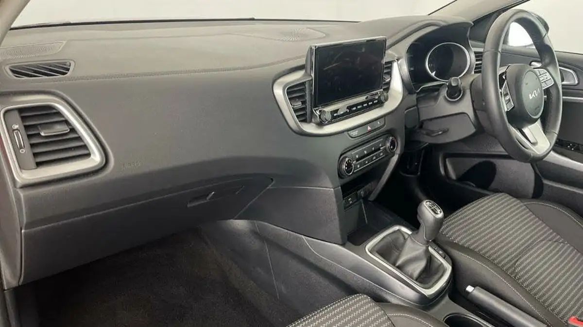 2024-kia-xceed-15-t-gdi-2-138bhp-big-6