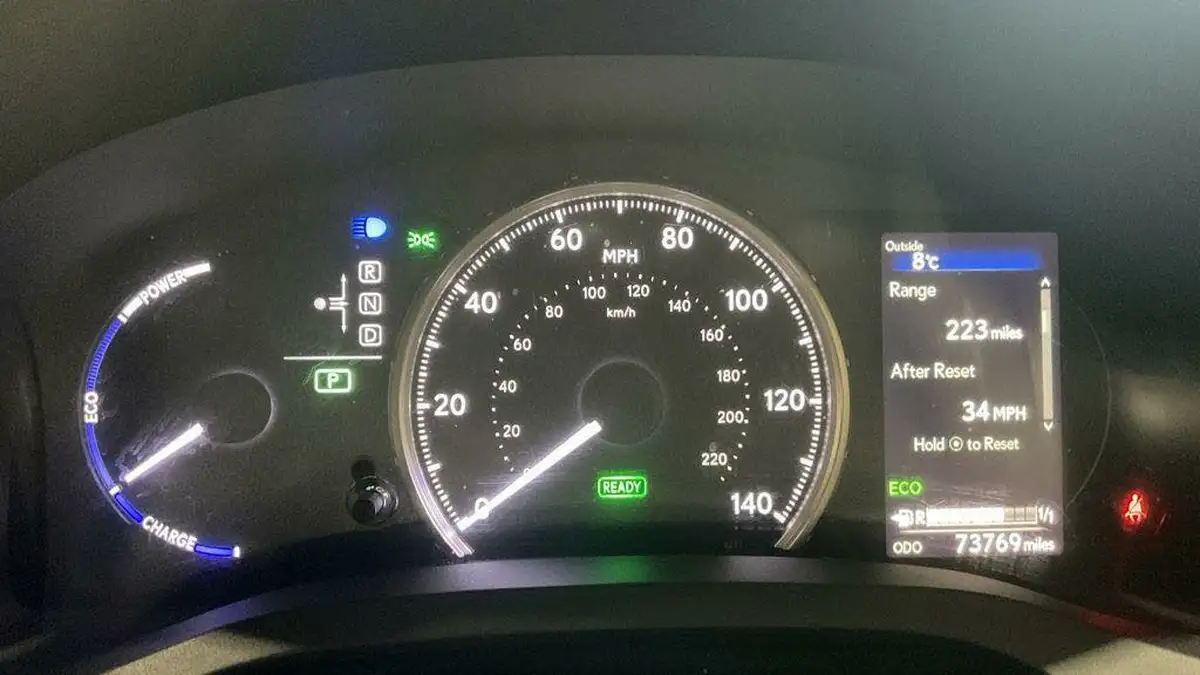 2020-lexus-ct-200h-18-ct-big-7