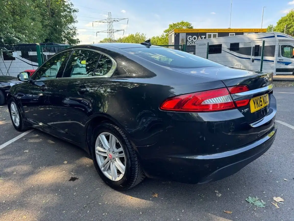 2015-jaguar-xf-22td-luxury-163ps-saloon-4d-big-5