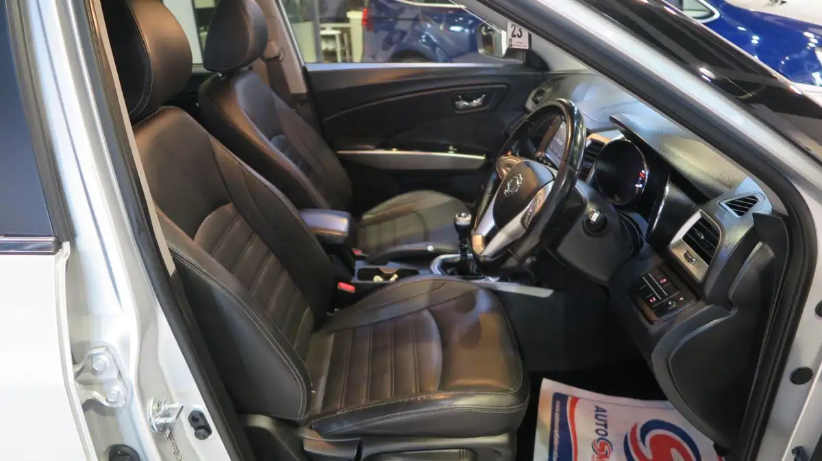 2016-kgm-ssangyong-tivoli-16td-elx-2wd-big-18