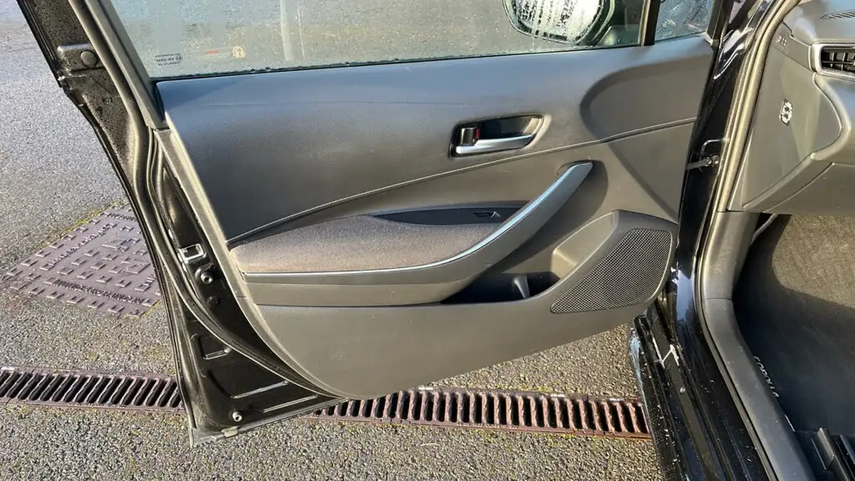 2022-toyota-corolla-18-vvt-i-icon-120bhp-spare-wheel-touring-sports-5d-big-28