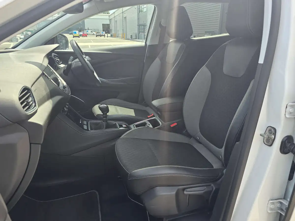 2018-vauxhall-grandland-x-12-sport-nav-130ps-big-24