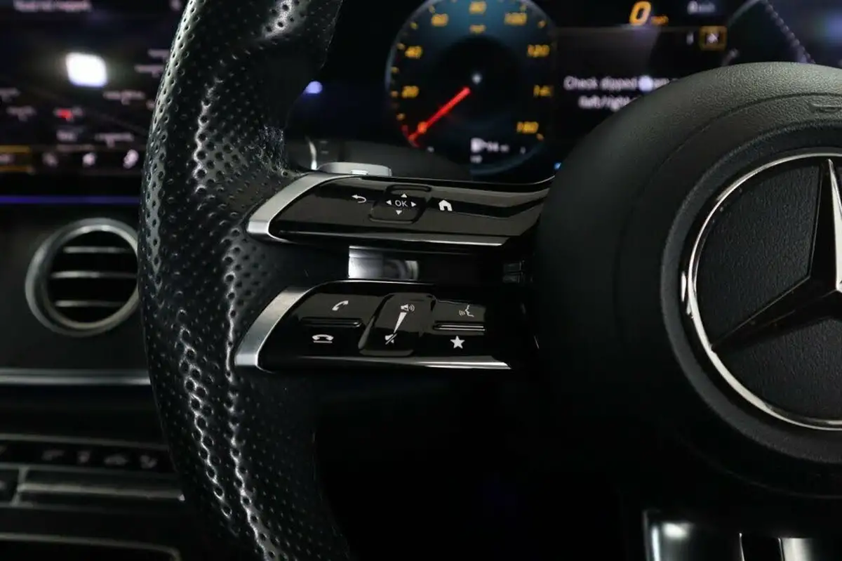 2020-mercedes-benz-e-class-20d-e300de-amg-line-eq-power-saloon-4d-big-13