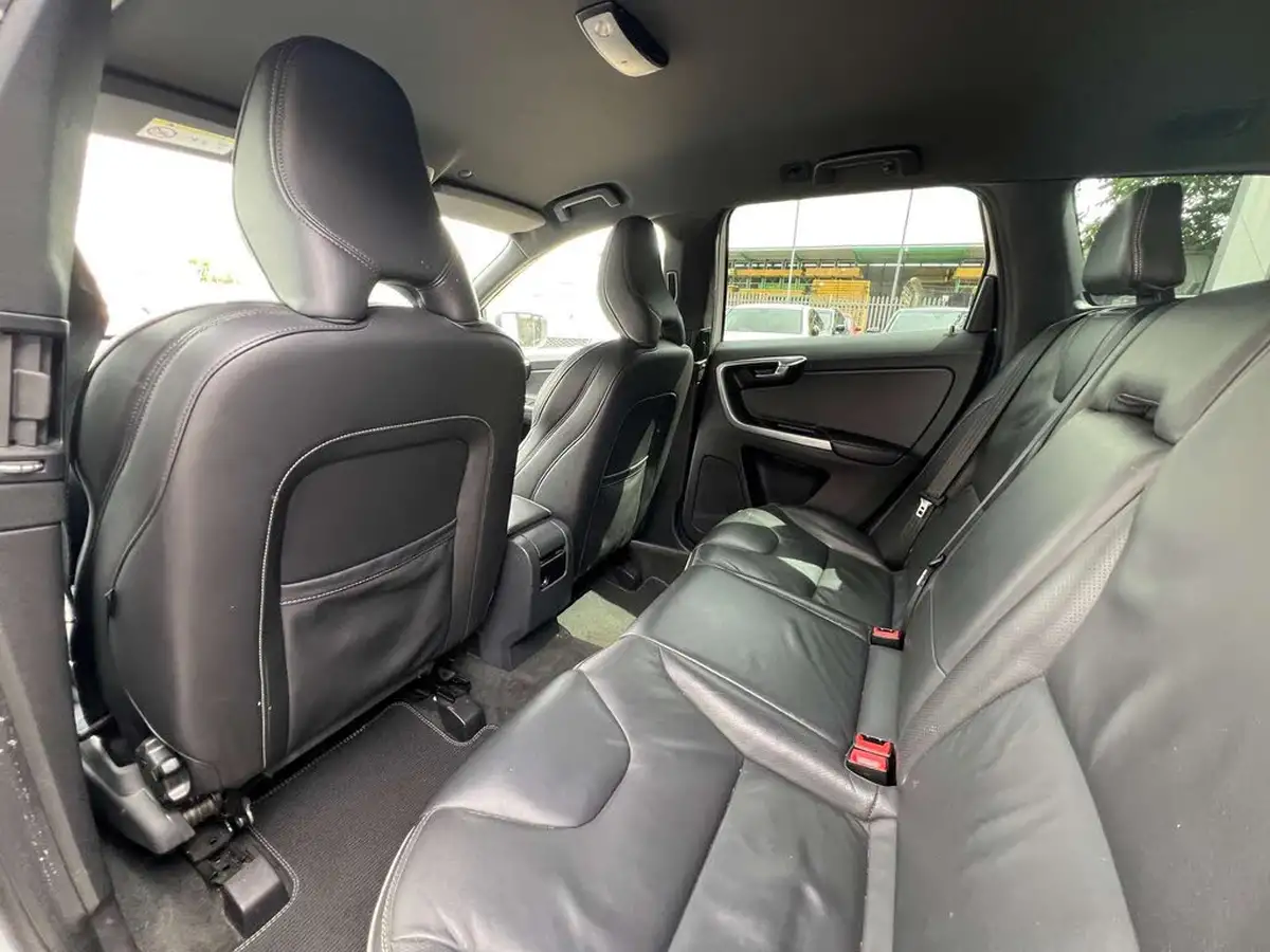 2016-volvo-xc60-24td-d5-r-design-geartronic-big-27