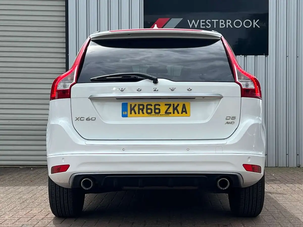2016-volvo-xc60-24td-d5-r-design-geartronic-big-3