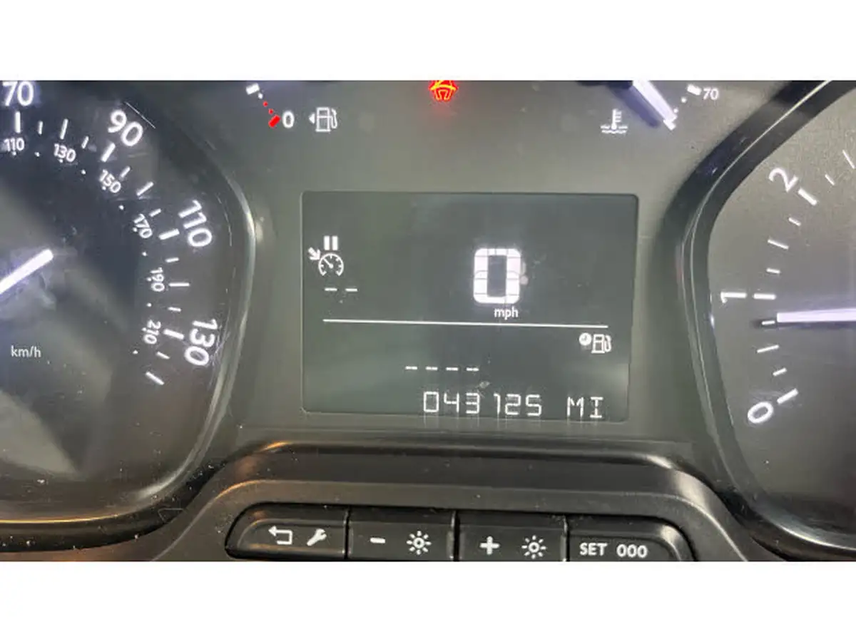2022-vauxhall-vivaro-15td-2900-l2h1-dynamic-big-17