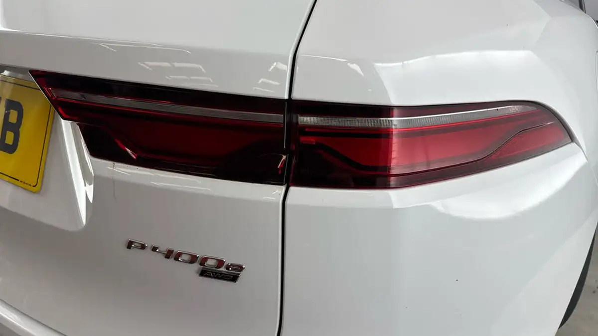 2021-jaguar-f-pace-20-p400e-s-big-26